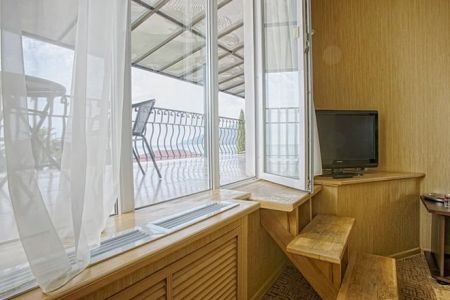 Полулюкс 2-местный 2-комнатный (вид на море, корпус №1)